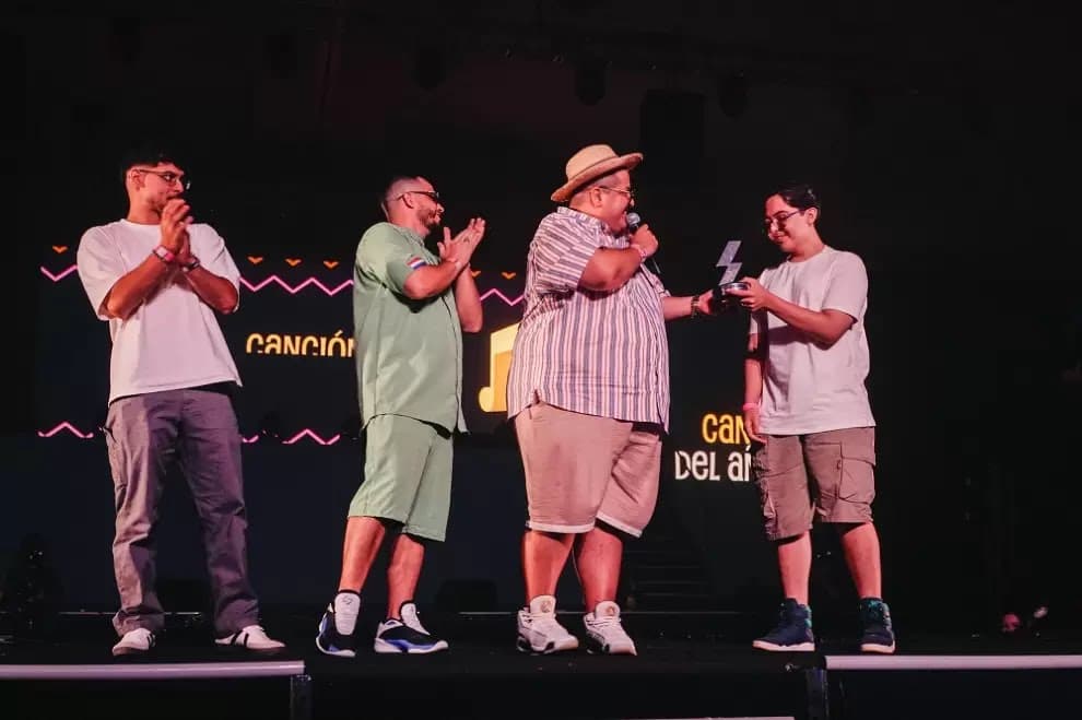 Humbertiko y Urbanos con Quintana en los Propya Awards - Cortesía